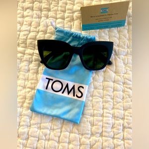 TOMS Sydney cat eye sunglasses - brand new with dust bag case.